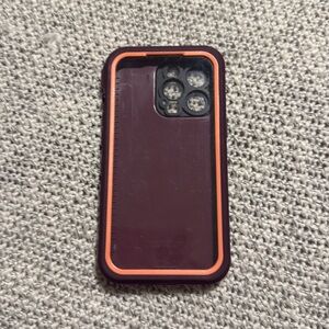 iPhone 13 Pro Lifeproof